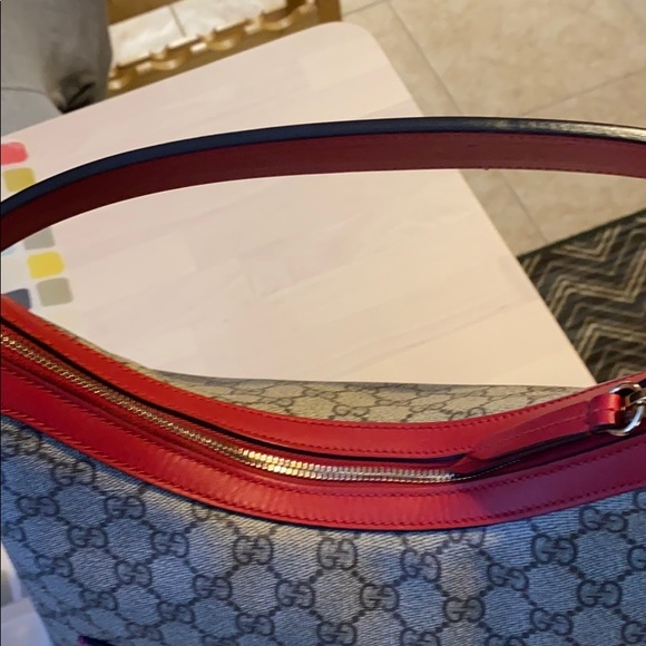 Gucci Hobo new with out tag - Picture 5 of 8
